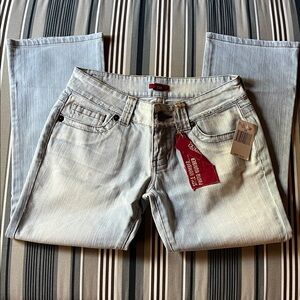 NWT Women’s Guess Marciano Blond Wash Capri jeans size 28